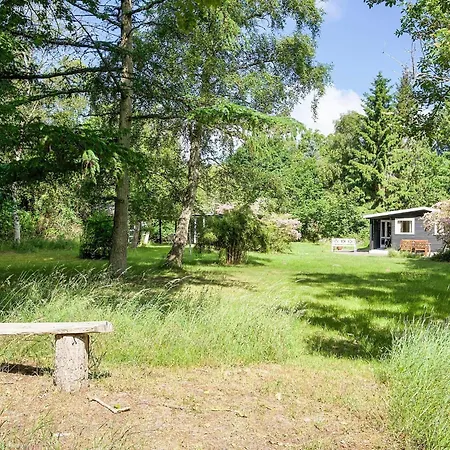Charming Retreat In 펜션